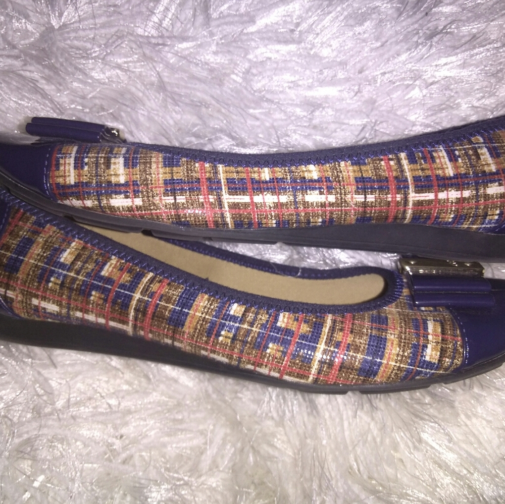 One day Sale!! Flats multicolor..